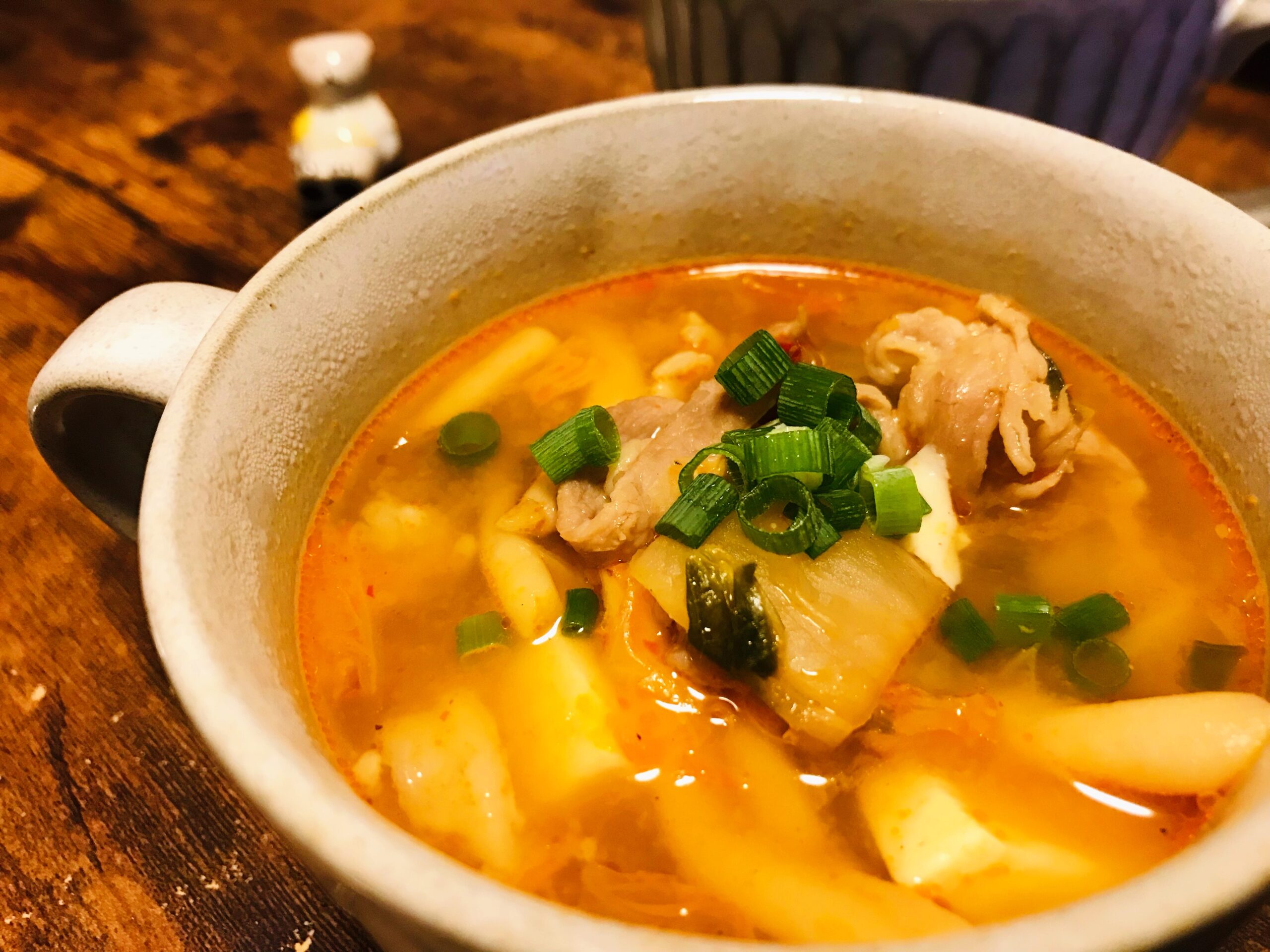 体ポカポカ♪豚肉と豆腐のキムチスープ