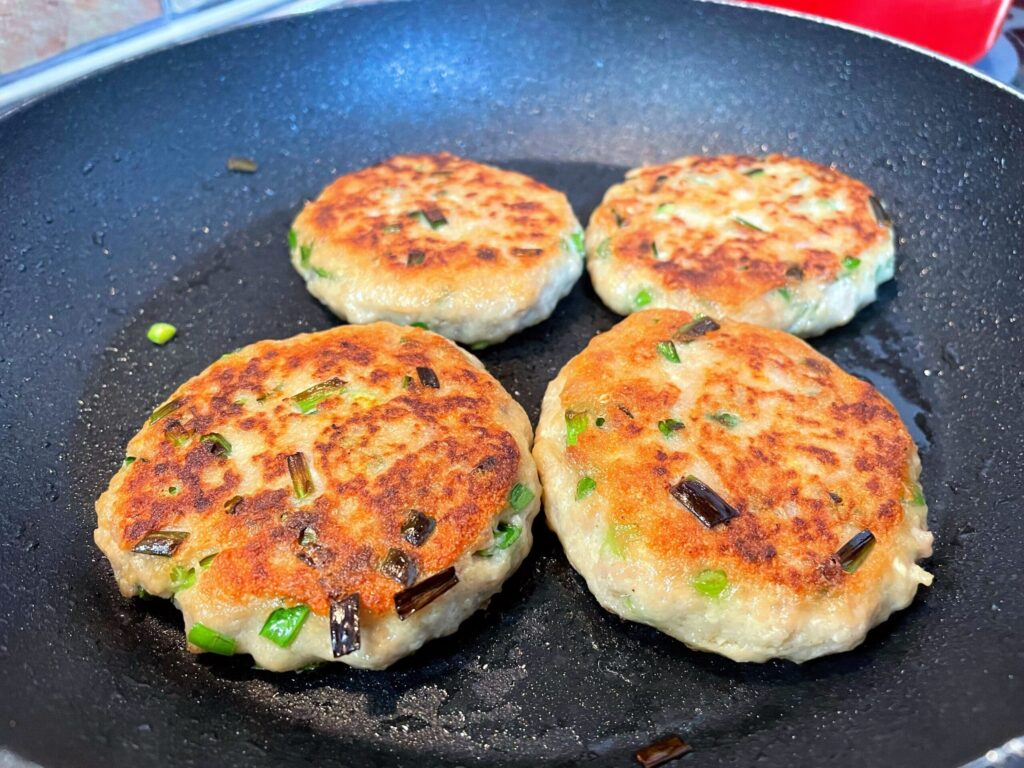 豚ひき肉とニラと豆腐のふわふわ焼き