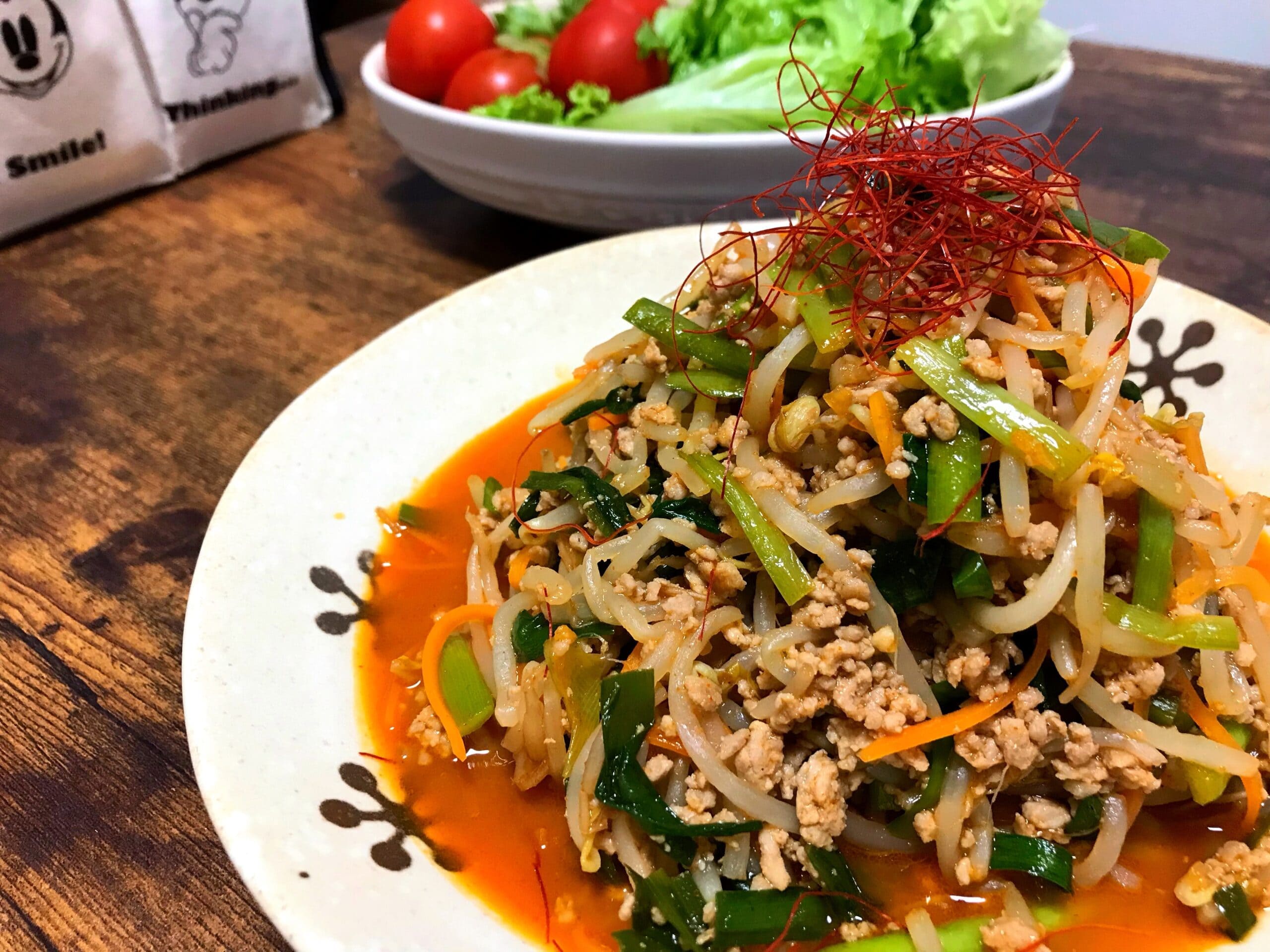 ニラともやし、豚ひき肉を使った簡単中華炒めの完成写真