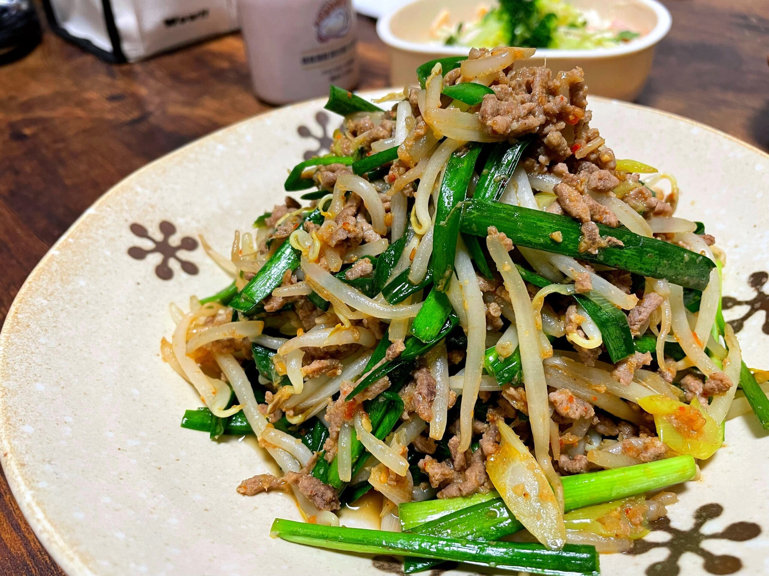 シャキシャキもやしとニラ、豚ひき肉の坦々炒め