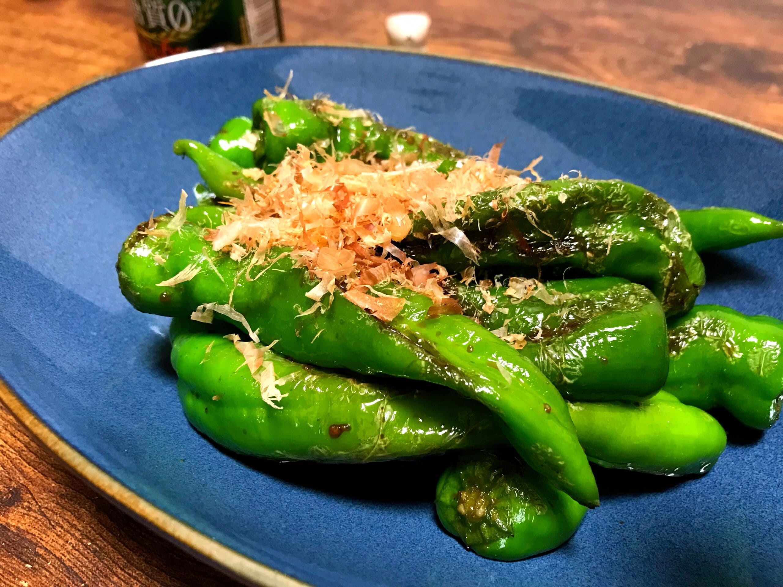 甘長唐辛子を使ったおつまみ炒め。フライパンで約10分、ビールによく合う簡単レシピ