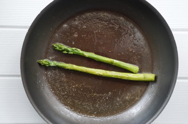 炒めすぎないことでシャキッと食感を残すアスパラガス