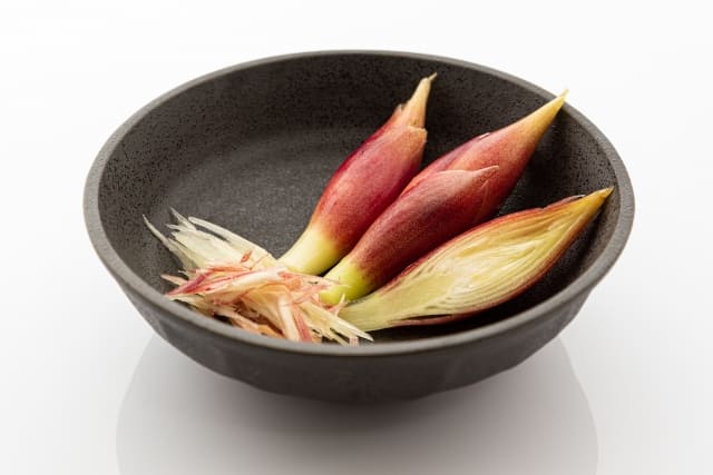 料理にさっぱり感を足すちょい足しみょうがの写真