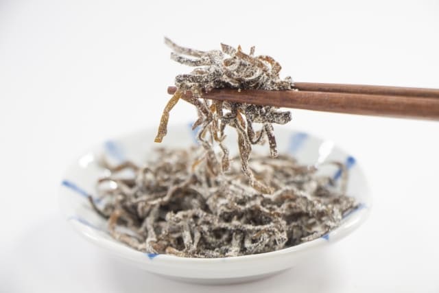 味付けを考えなくていい簡単副菜に使う塩昆布のイメージ