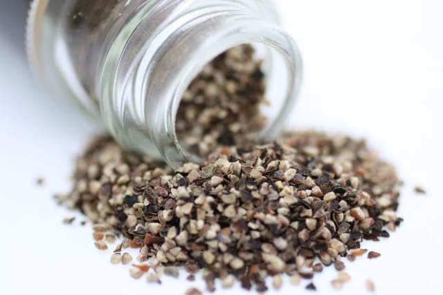 黒胡椒をたっぷり振った砂肝のネギ塩だれスパイシーアレンジ