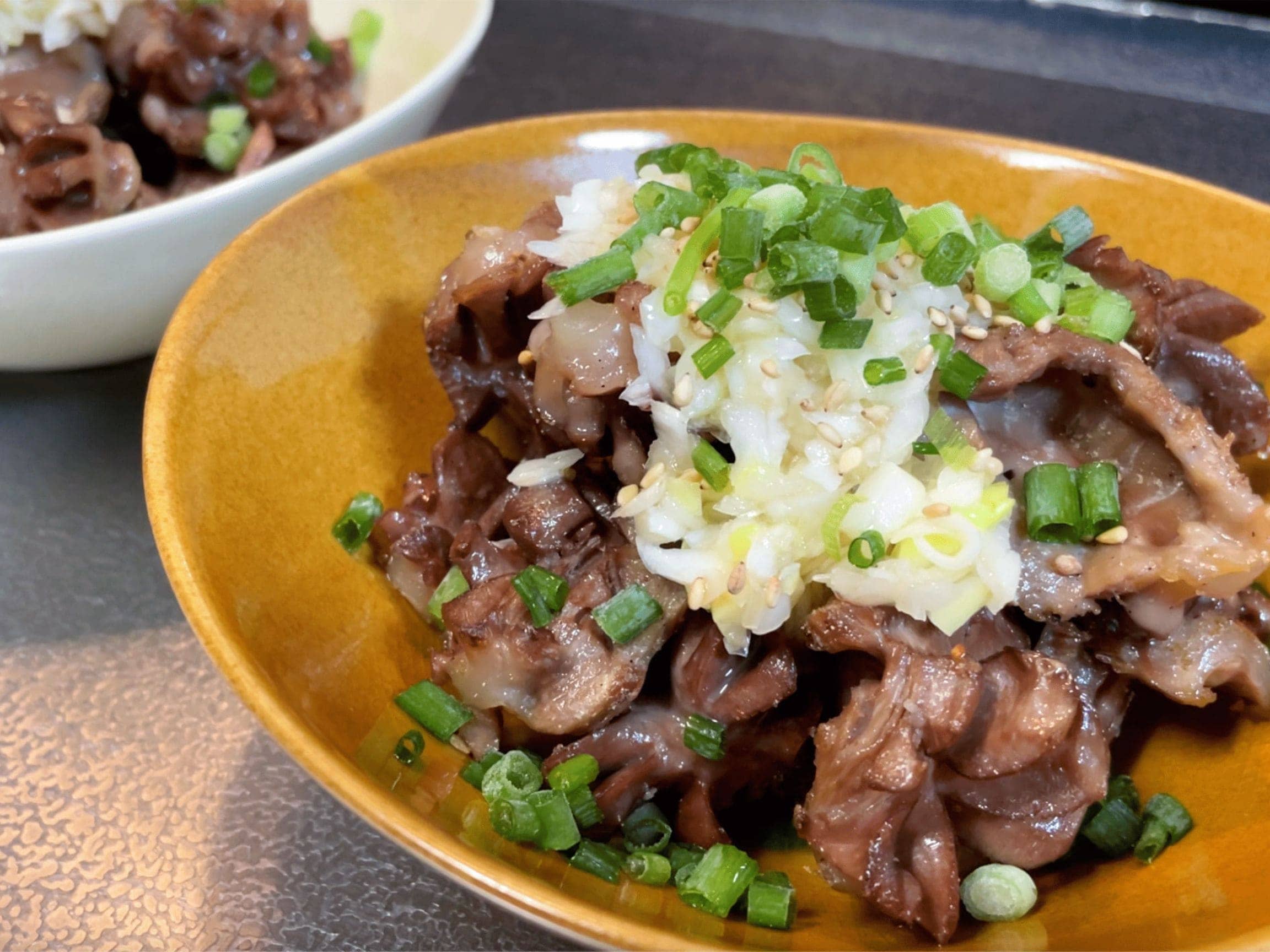 コリコリ食感の砂肝にネギ塩だれをかけた居酒屋風の簡単おつまみ