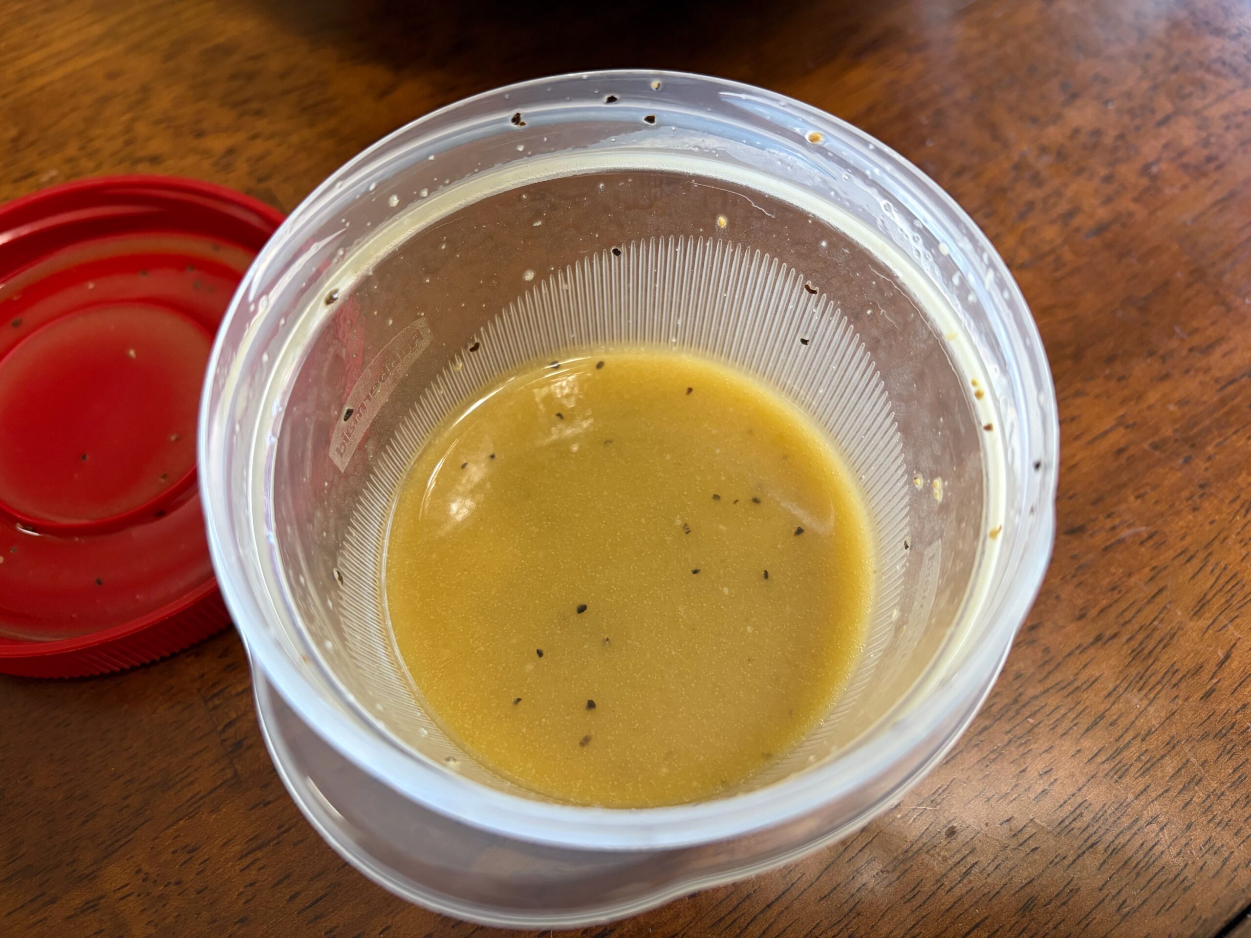 簡単に作れるハニーマスタードドレッシングの作り方