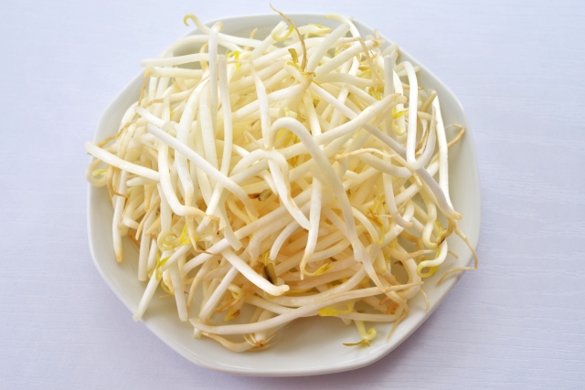 節約料理に使いやすい、1袋分のもやしの写真