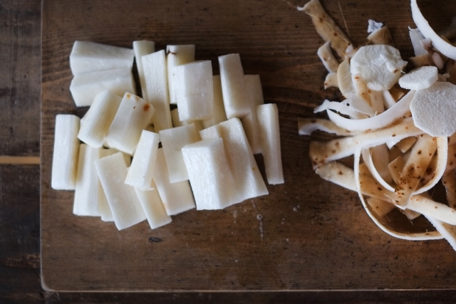 水菜と長芋の塩だれサラダ用に切った長芋