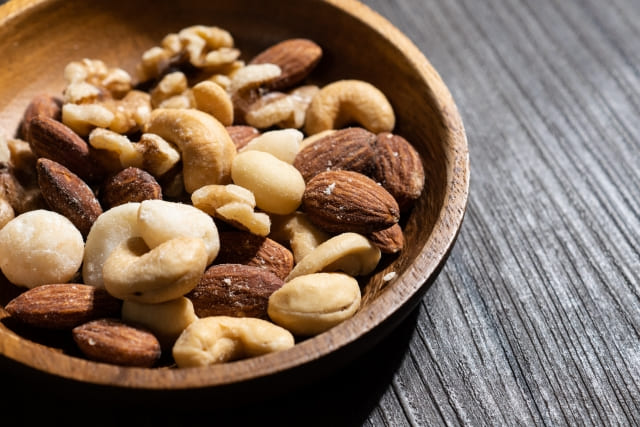 ケールサラダにおすすめのナッツトッピング